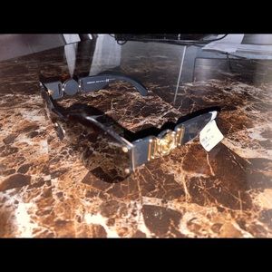 Woman’s Designer Sunglasses